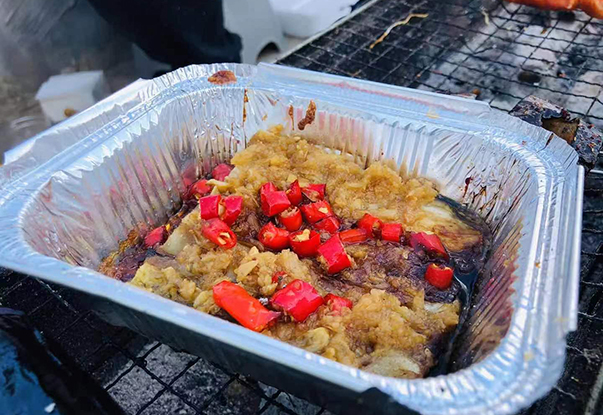 【下载鸡鸡插入女生的鸡鸡里团建】初夏的烧烤，故事将在夏天温柔的晚风中开始